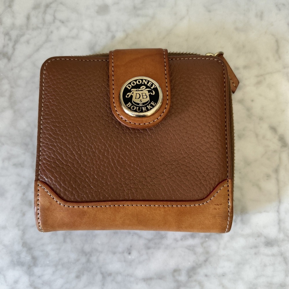 VINTAGE DOONEY & BOURKE ALL LEATHER WALLET COIN PURSE